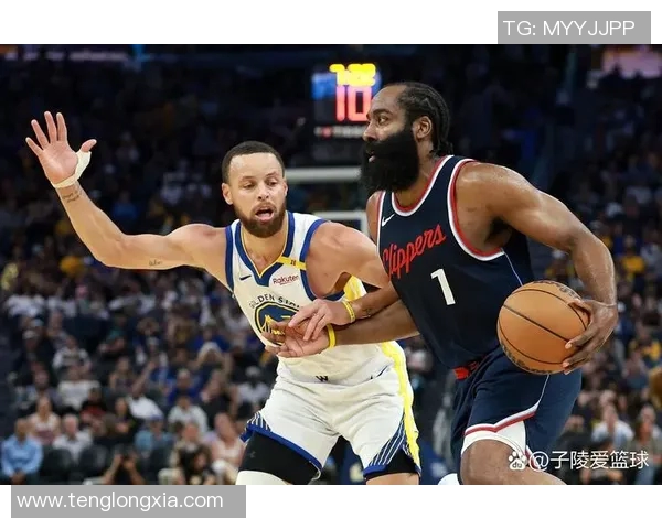 詹姆斯领衔湖人大胜勇士,火箭不敌76人遭遇三连败